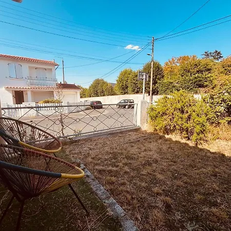 Au Calme, Pres Du Centre Apartment